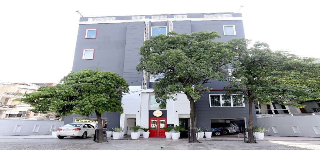 Hotel Oyo Townhouse 015 Lajpat Nagar Neu-Delhi Exterior foto